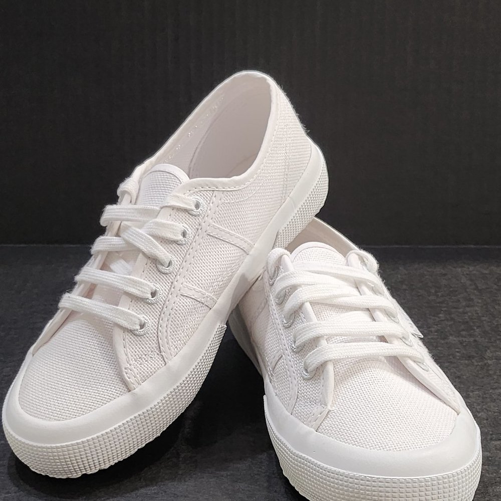 White Superga Cuto Classic Lace Up Sneakers New Condition Unisex Women's 6  Men'